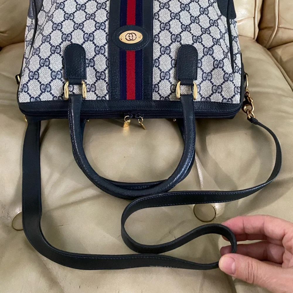 Stunning Vintage Gucci Unisex Messenger Bag Satchel GG Stripe Sherry